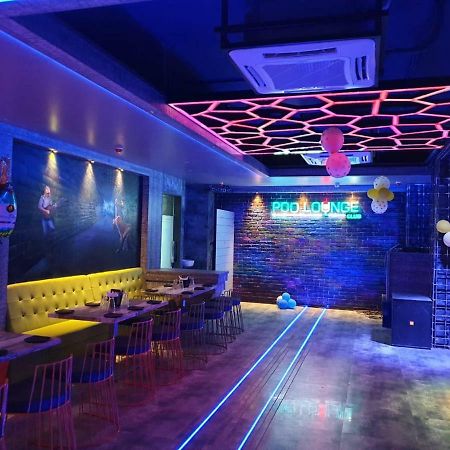 Virat Ambe Sports Club Hotel Ulhāsnagar Esterno foto