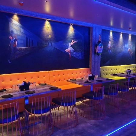 Virat Ambe Sports Club Hotel Ulhāsnagar Esterno foto