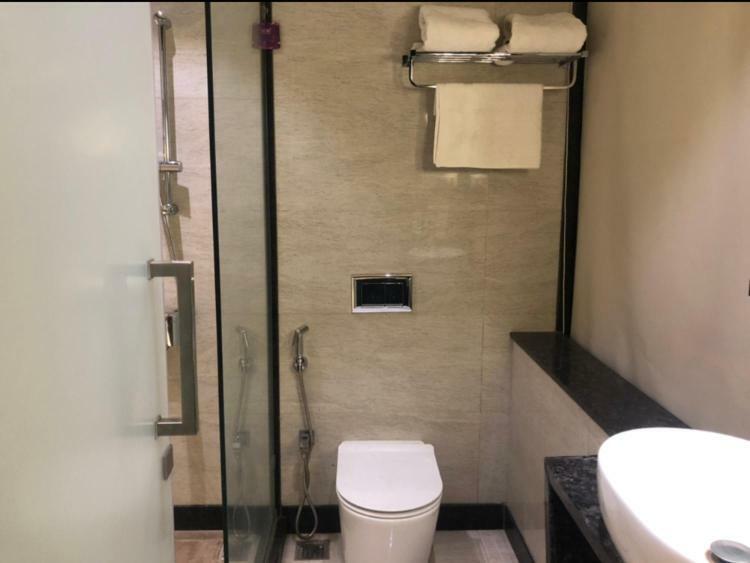 Virat Ambe Sports Club Hotel Ulhāsnagar Esterno foto