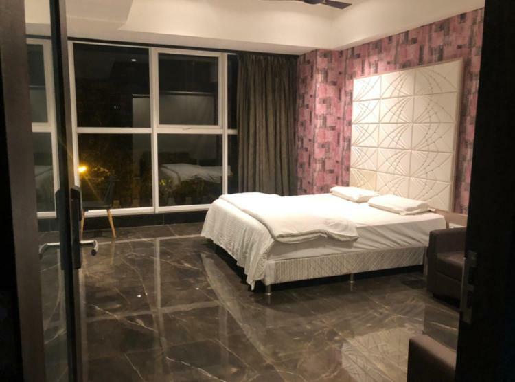 Virat Ambe Sports Club Hotel Ulhāsnagar Esterno foto