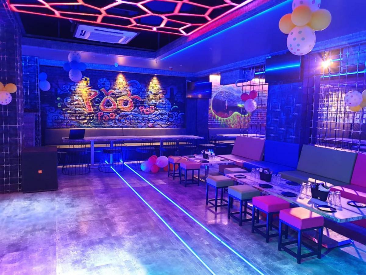 Virat Ambe Sports Club Hotel Ulhāsnagar Esterno foto